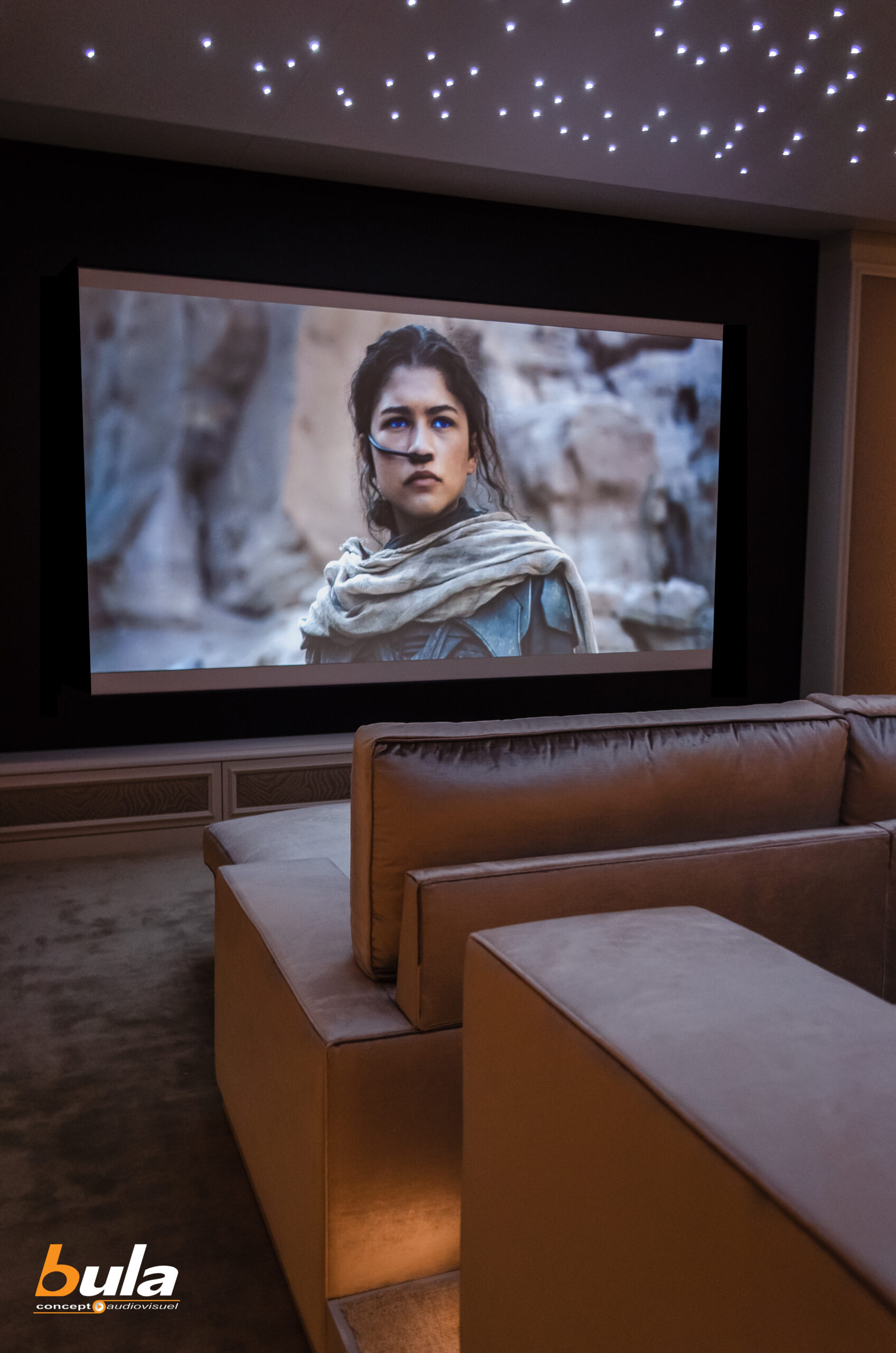 Salle de cinéma privée réalisée par Bula