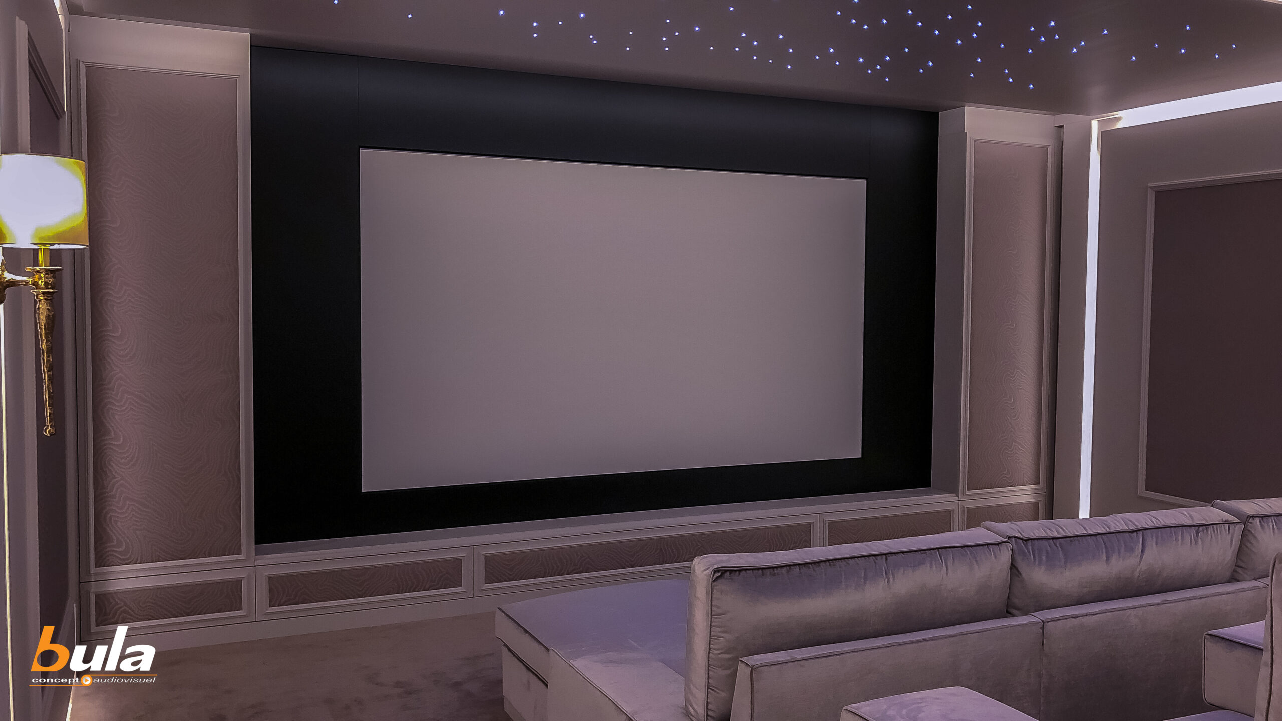 Détail acoustique de la salle de cinéma